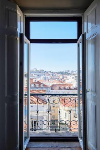 Central & Calm With Great View Lissabon Exterior foto
